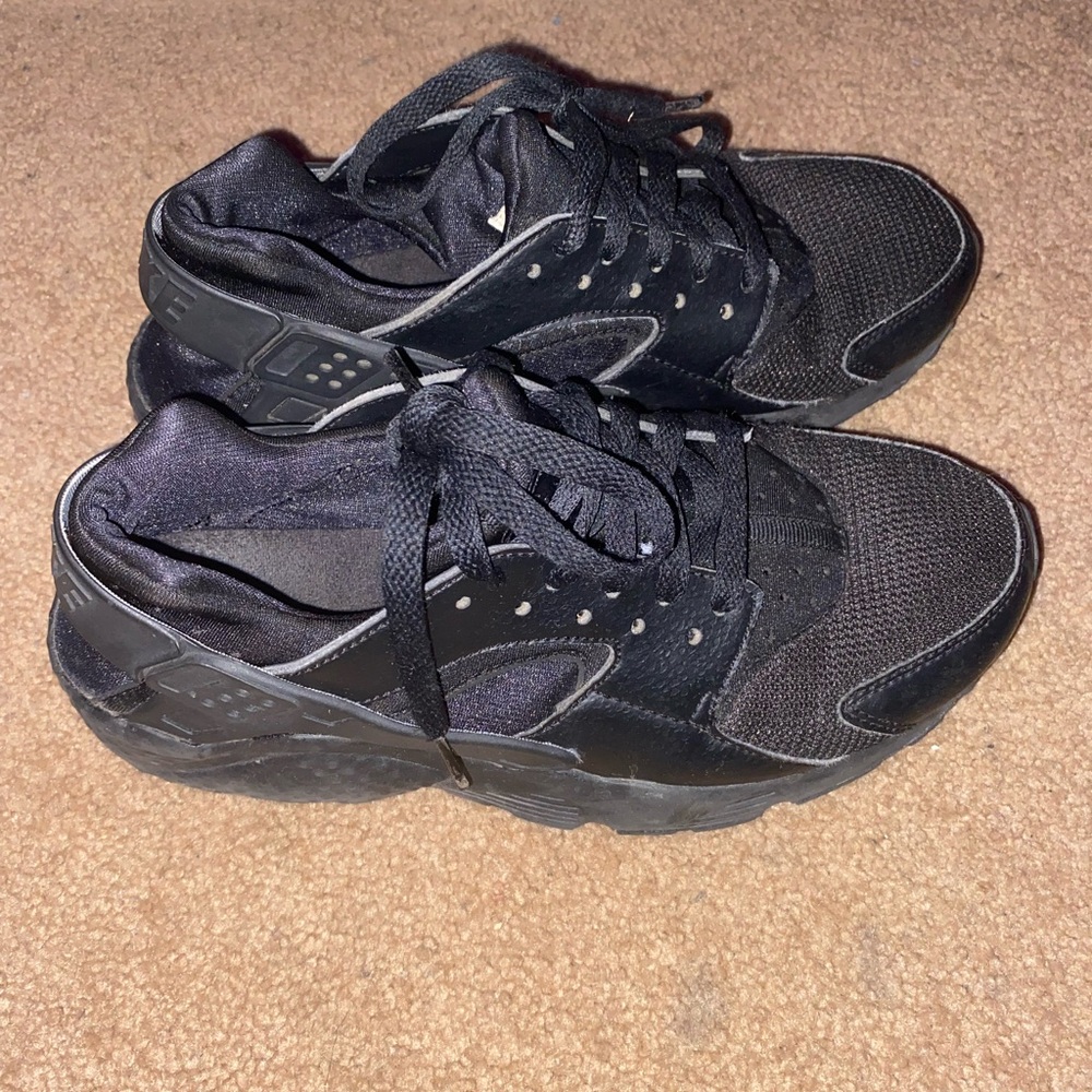 Nike Huaraches Run shoes
